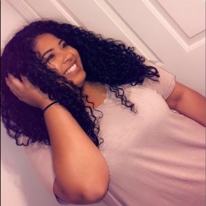 Meet your Posher, Alexis monique